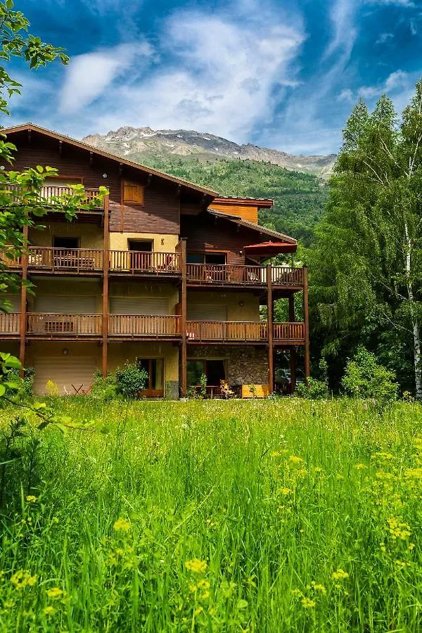 Appartement Le Refuge de Serre-Chevalier, dans un esprit chalet, commune de Le Monêtier-les-Bains
